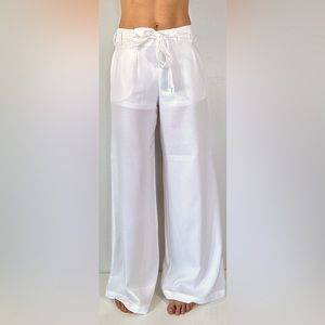 SAN JOY WOMEN Flowy pants, size L, lined shorts, white